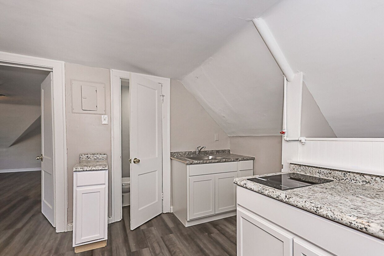Foto principal - 1696 Coventry Rd
