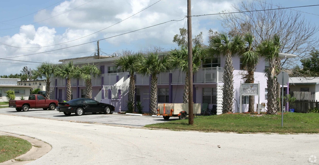Pelican Flats Apartments in Cape Canaveral, FL