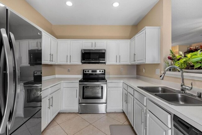 Building Photo - 1526 Cliff Creek Dr