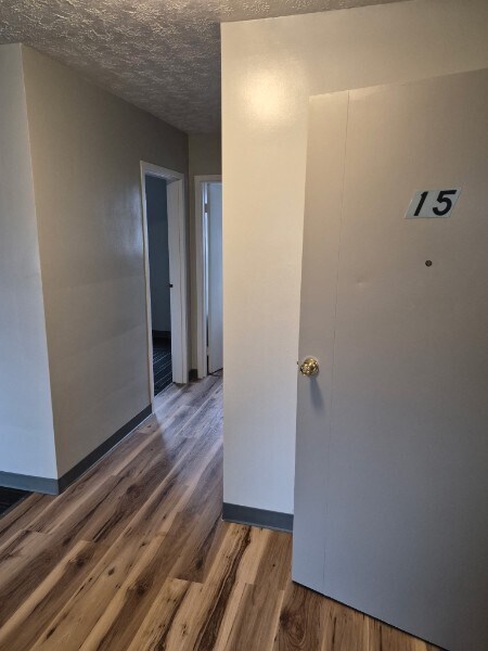 Foto del edificio - 6 Bradley Ave