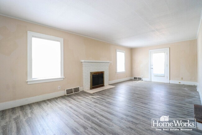 Building Photo - 1711 N Adams St