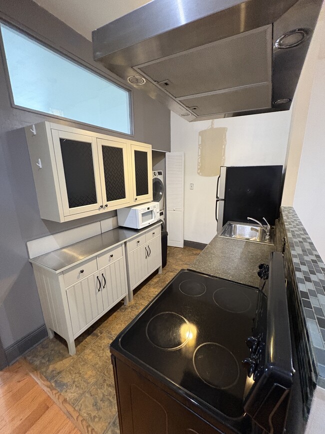 Photo - 1914 Fairmount Ave Townhome