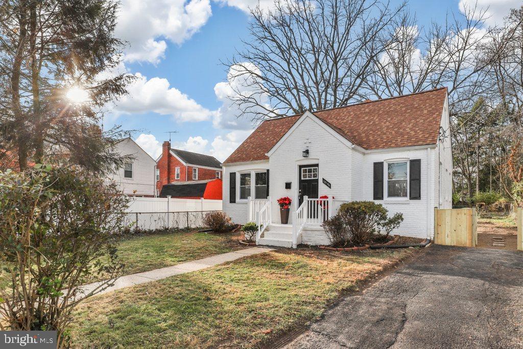 Primary Photo - 10146 Sutherland Rd