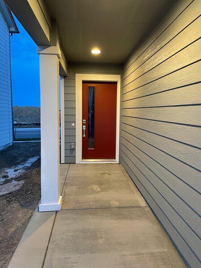 Building Photo - Single family home in Chapel Heights!