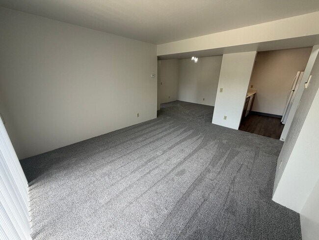 Foto del edificio - 2203 Spansail Dr