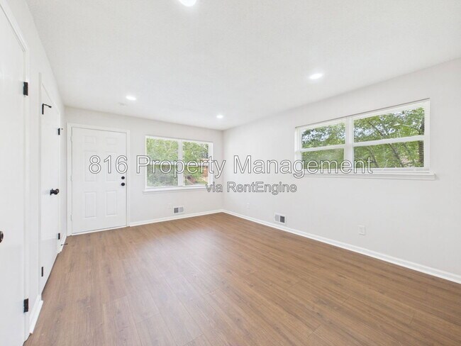 Foto del edificio - 7030 Ewing Ave