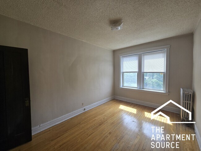 Foto del edificio - 4449 N Hamlin Ave