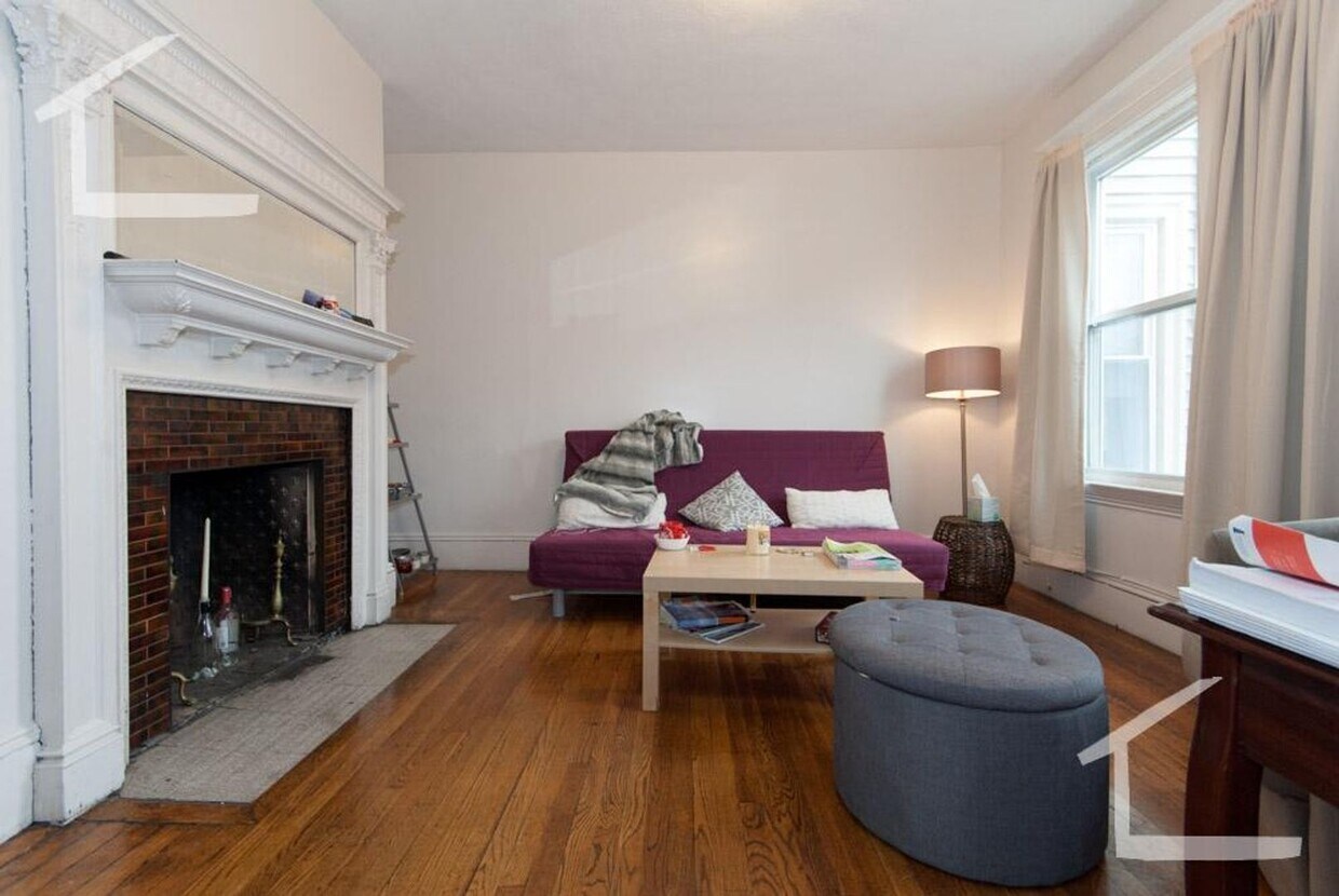 Primary Photo - Fantastic 3 bed 1 Bath in Allston