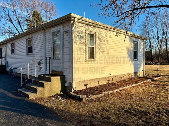 Foto del edificio - 2BR Duplex in Dyer - Designer Kitchen + Artisan Shower