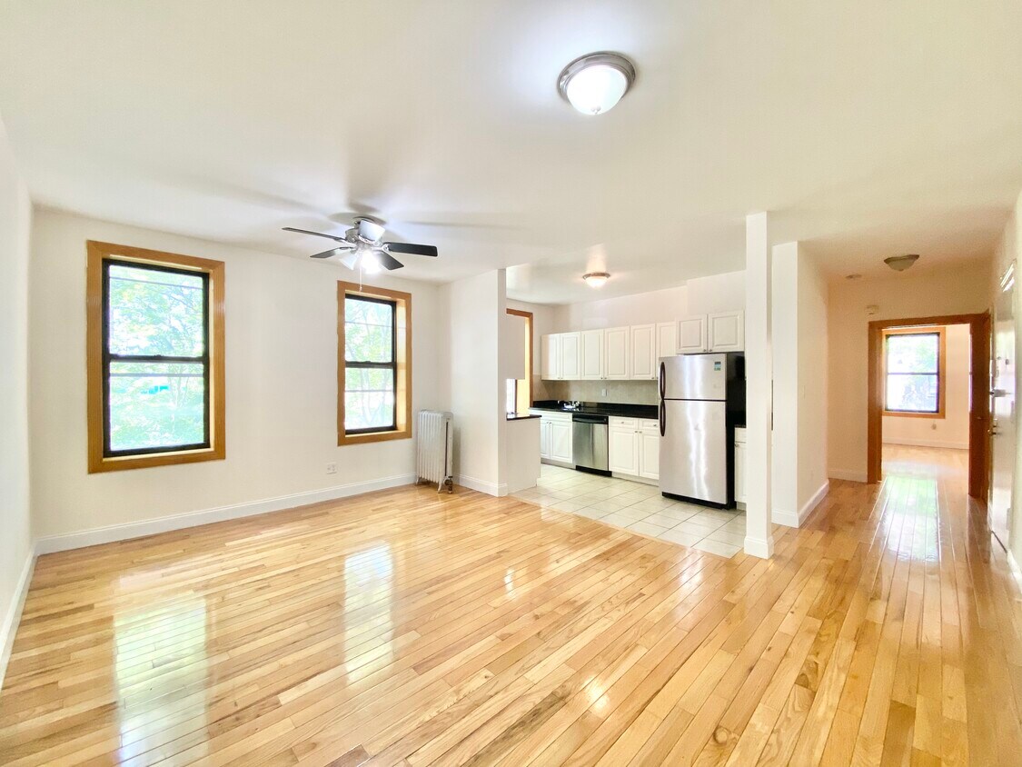 Primary Photo - 935 St Nicholas Ave