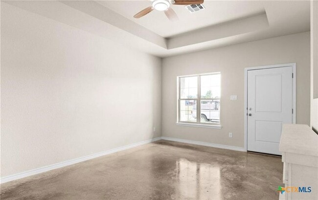 Building Photo - 412 W Avenue C