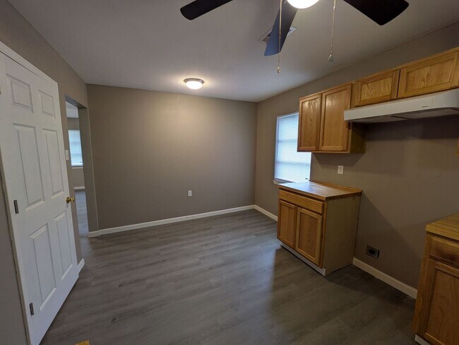 Building Photo - 5251 Procter St