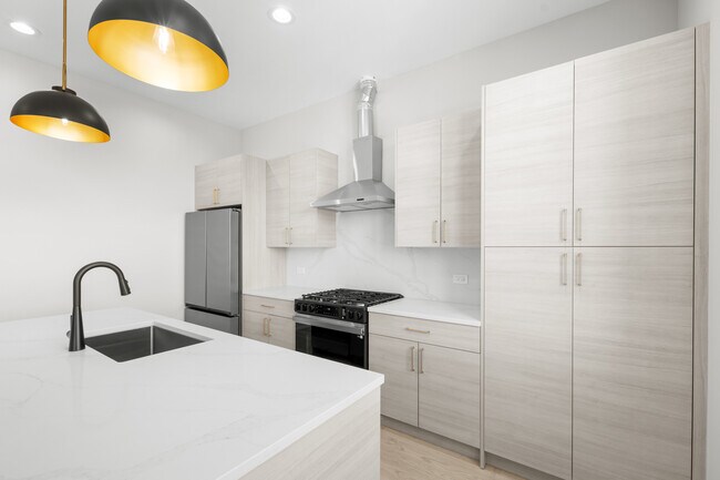 Foto del edificio - 1331 W Taylor St