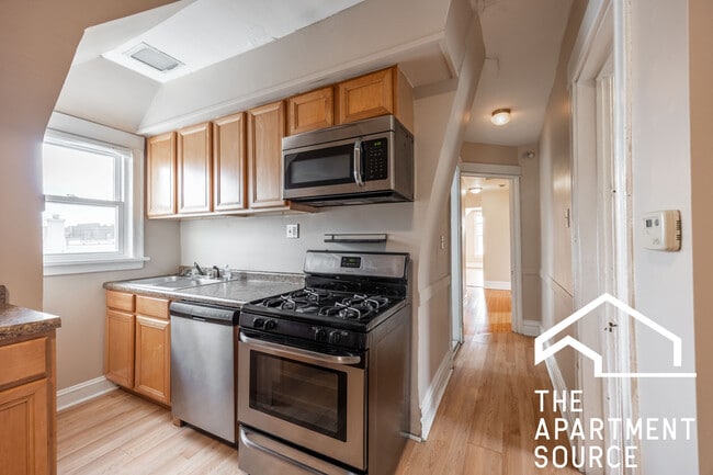 Building Photo - 3434 W Drummond Pl