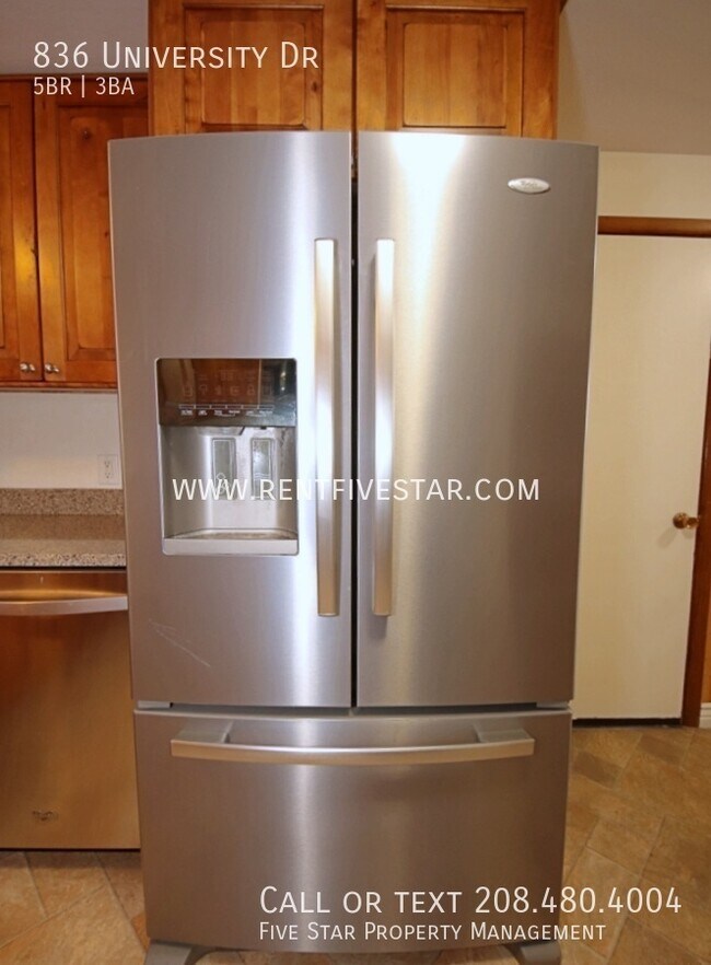 Foto del edificio - Spacious 5 bedroom walking distance to ISU...