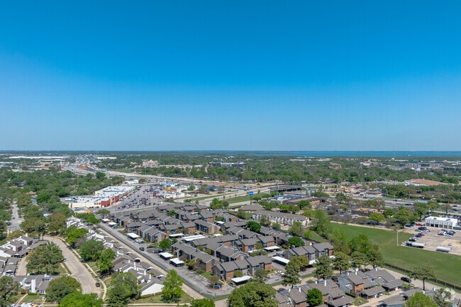 Foto aérea - Fox Hollow Lewisville