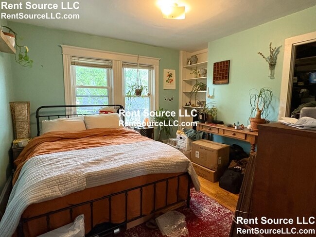 Building Photo - 19-21 Sartwell Ave. Unit 3