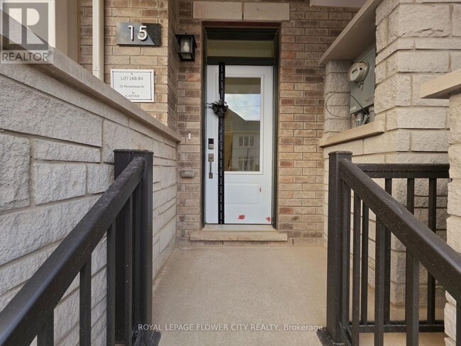 Building Photo - 15 Moosehead Dr