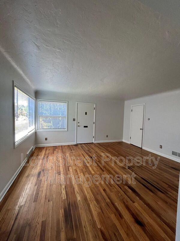 Foto del edificio - 7104 N Interstate Ave