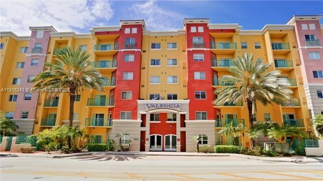 Foto principal - 6001 SW 70th St