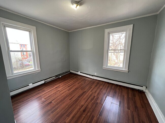 Unit 2L - 137 Goodwin Ave