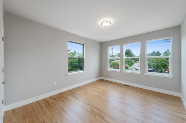 Building Photo - 4 bedroom in Seattle WA 98118
