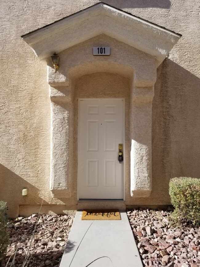 Building Photo - 6434 Stone Dry Ave