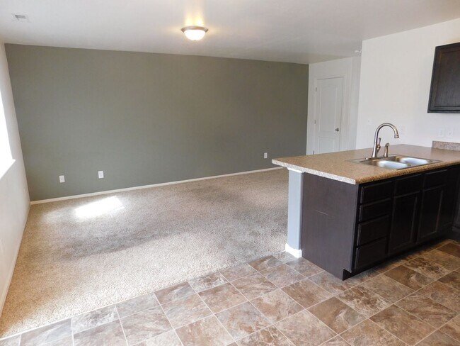 Foto del edificio - 2492 1/2 Brookwillow Loop