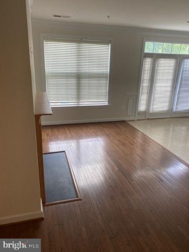 Building Photo - 3446 Carriage Walk Ct