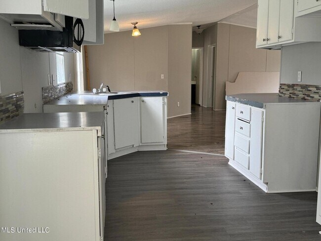 Foto del edificio - 5575 Robin Wood Rd