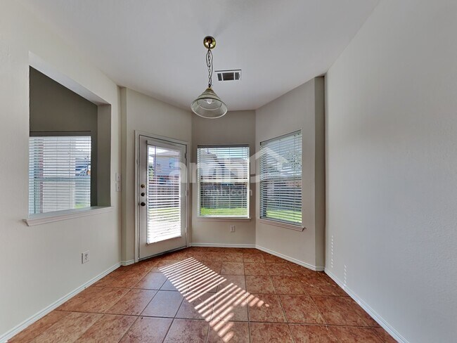 Building Photo - 241 Willowlake Drive
