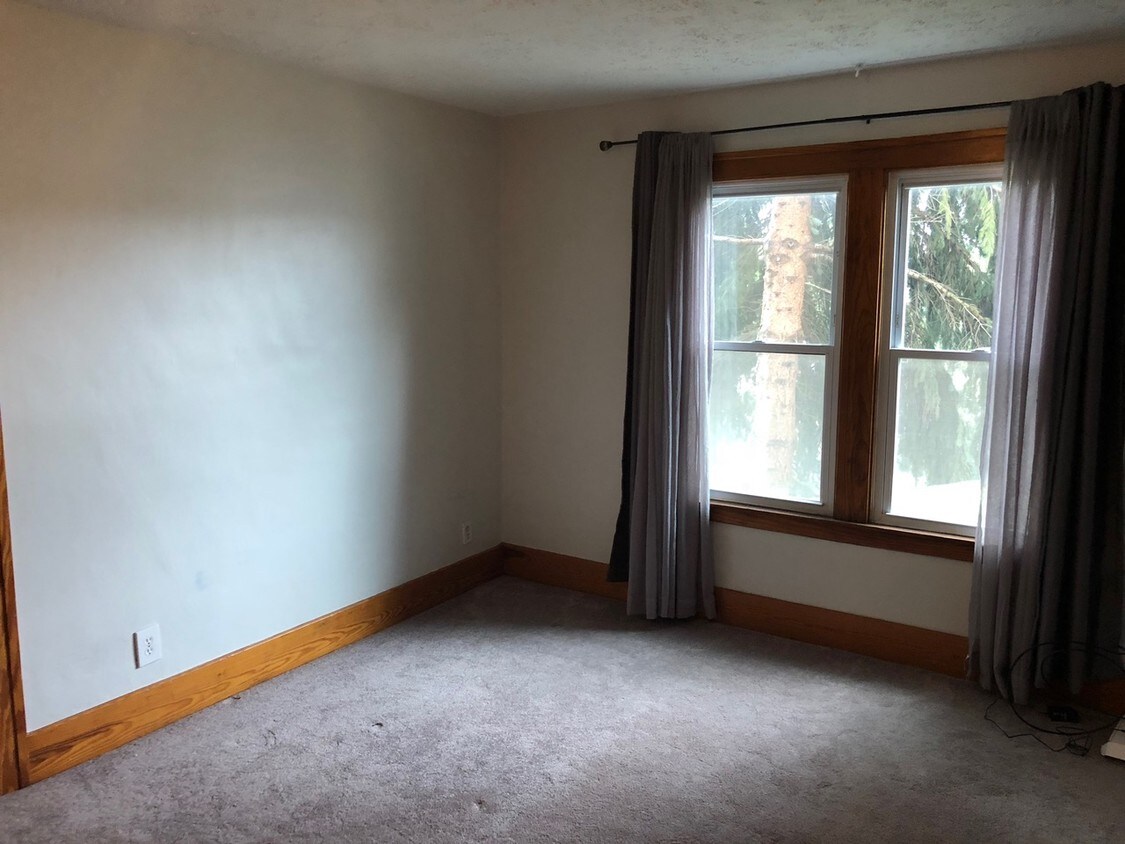 2305 Pine Lake Ave, Keego Harbor, MI 48320 Apartments in Keego Harbor, MI