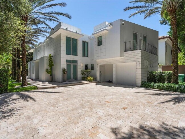 Building Photo - 3917 S Le Jeune Rd