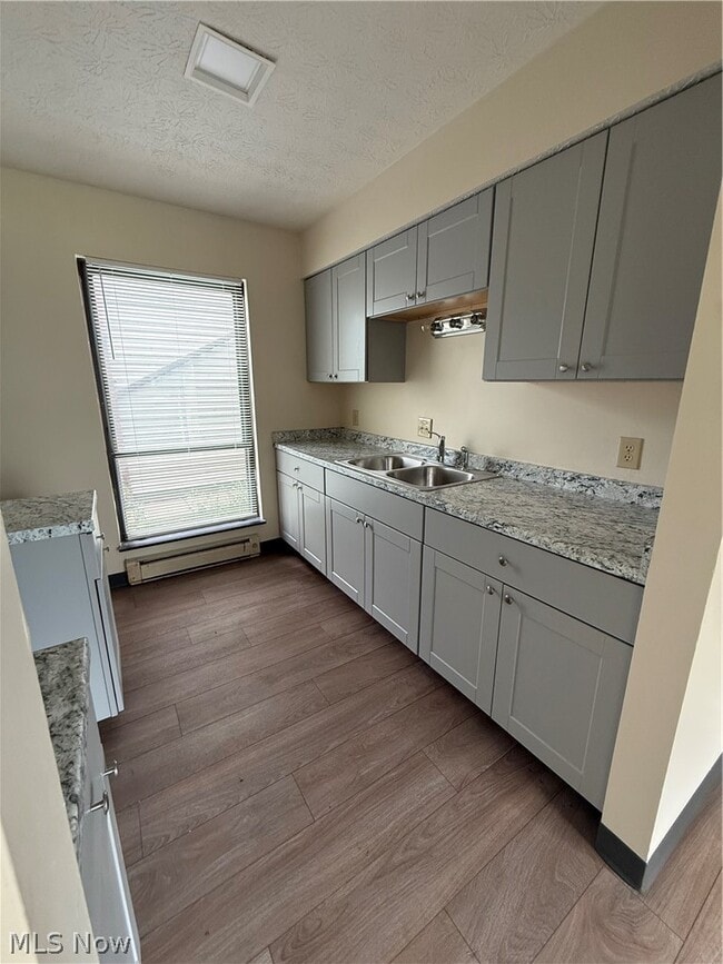 Building Photo - 2850 Vista View Dr