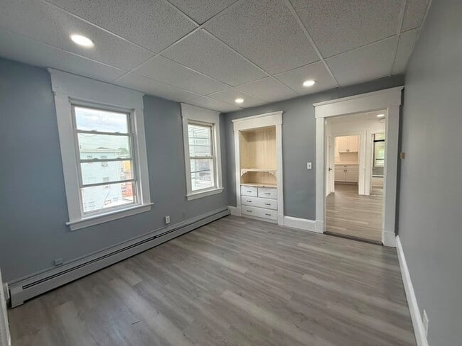 Building Photo - 153 Bailey St