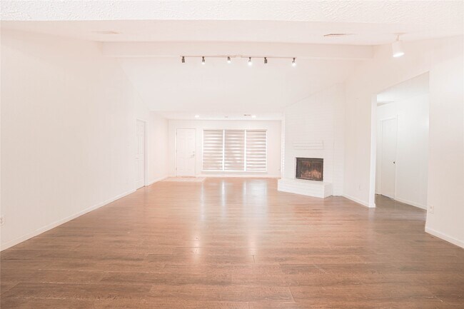 Building Photo - 2643 Indian Trail Dr