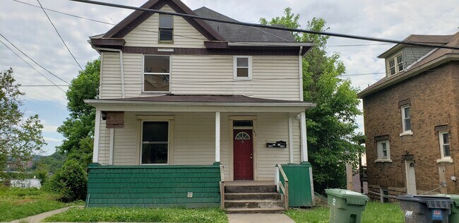 Foto del edificio - 313 McLane Ave