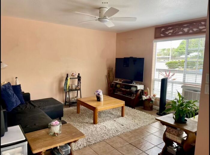 Primary Photo - Crosspointe: 2 Bed, 2.5 Bath, 1 Parking - ...