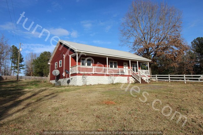 Building Photo - 2492 Old Douglas Rd Winnsboro SC 29180
