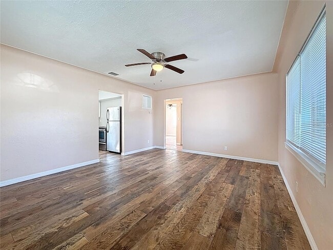 Foto del edificio - 5810 Tangerine Ave S