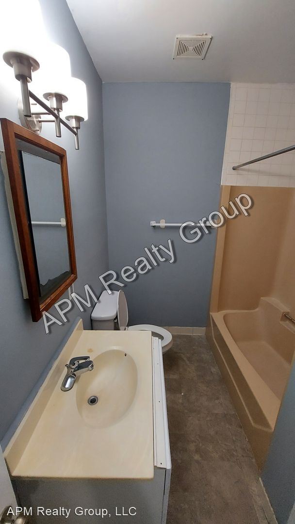 Building Photo - 1 br, 1 bath House - 617 Frink St