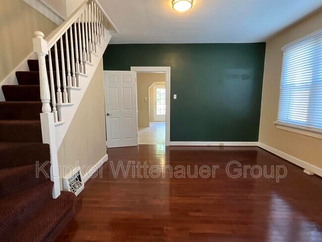 Foto del edificio - 6318 W Main St