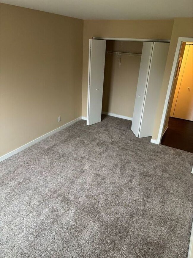 Foto del edificio - 1600 Light Road Unit 107 Oswego, IL 60543