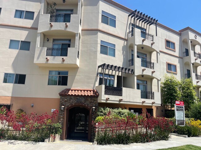 Foto del edificio - 4440 Vantage Ave