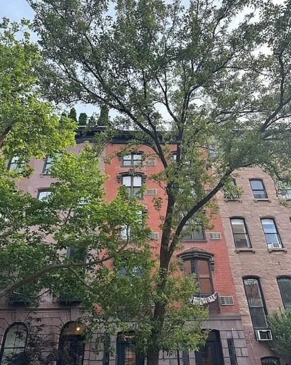 Foto principal - 451 W 22nd St