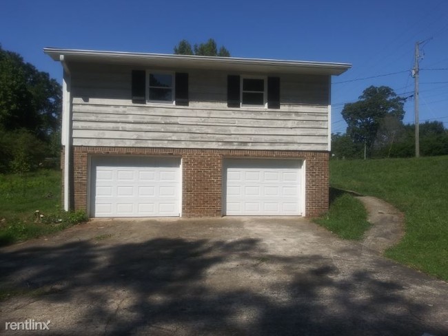 Building Photo - 3 br, 2 bath House - 3150 Sandy Plains Rd
