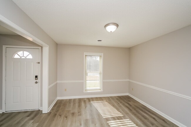 Foto del edificio - 7920 Wentworth Dr