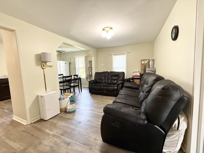 Building Photo - 22633 Mull Rd