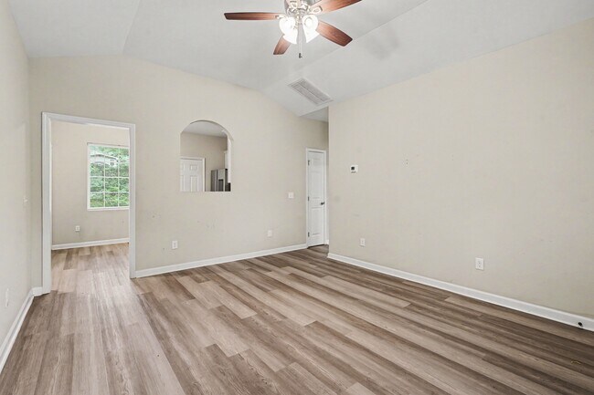 Foto del edificio - 635 Johns Ln