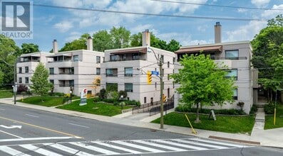 Building Photo - 875 Avenue Rd